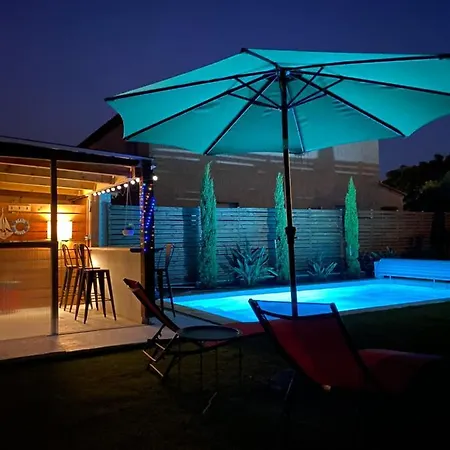 Jolie Climatisée Piscine Chauffée Villa