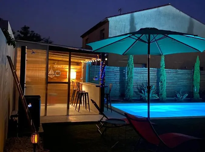 Jolie Climatisee Piscine Parking פרפיניין